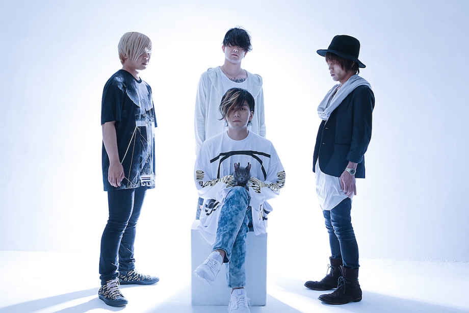 SILHOUETTE FROM THE SKYLIT